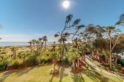 3 Bedroom Oceanfront Comfort