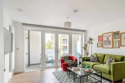 Image de Modern 2br Apartment w/ Balcony, WiFi, Parking