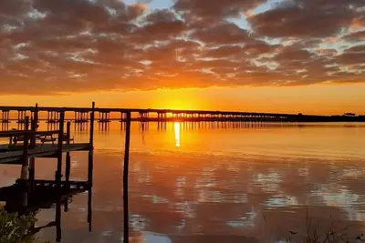 Image de Manatee Riverfront Home, Cozy 2-bedroom house in Ellenton “Duplex”, left side.