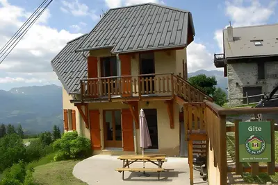 Image de Gîte « 6 Personnes » avec Vue sur la Montagne et Balcon