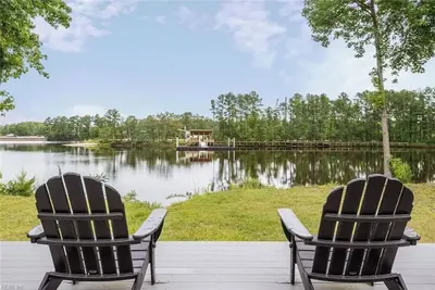 Image de Spacious 4-bedroom townhome with private dock, fitness center, dog park & more