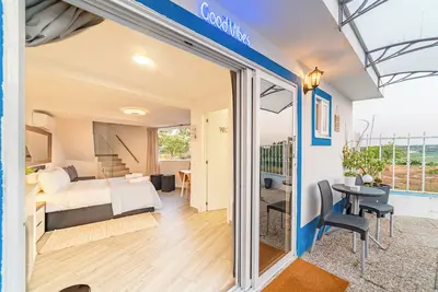 Image de Studio with Pool View Terrace