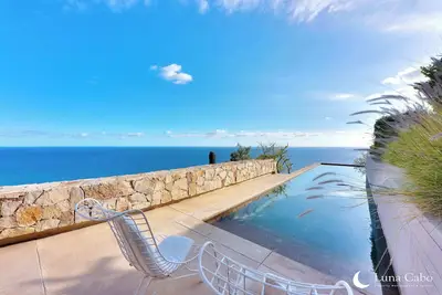 Image de Oceanview Cliff Perched Villa, Infinity Heated Pool, Fire Pit & Fitness Room