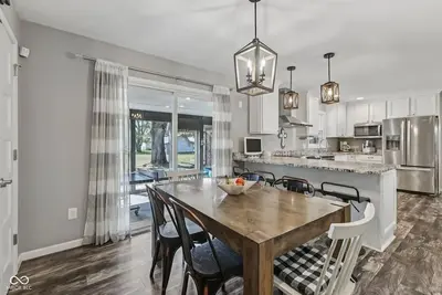 Image de 4-bedroom ranch home in dwntwn Westfield