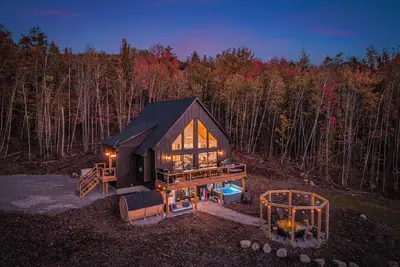 Image de New+Hot-Tub+Sauna+Theater+Pets+Private+14min-Sun