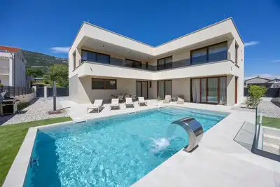 Image de Villa Veluno with Pool