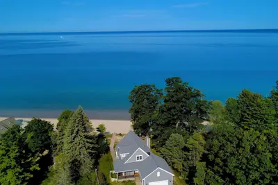 Image de Private Beachfront Lake Mi Family Retreat in Manistee / 4br