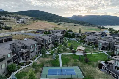 Image de Bear’s Den: Gateway to Snowbasin, Powder Mountain and Ogden  Valley.