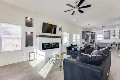 Image de 4 bed New Construction Home near airport/downtown