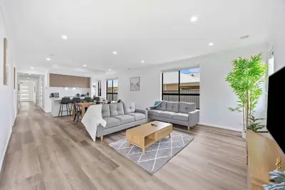 Image de Martland Manor, Lucas