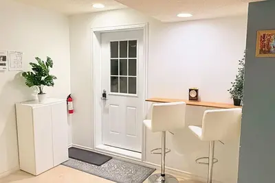 Image de Serene 2-bedroom private basement suite house in beautiful Winnipeg