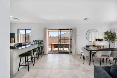 Image de The Sunlit Expansive Hideaway
