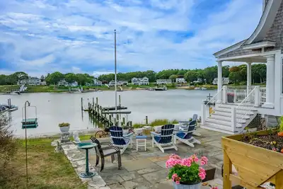 Image de Waterfront Onset Retreat with Stunning Views