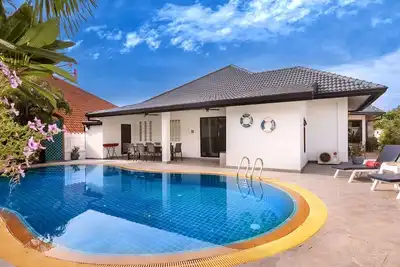 Image de Villa Sabai in der Nähe von Meer und Zentrum by Interhome