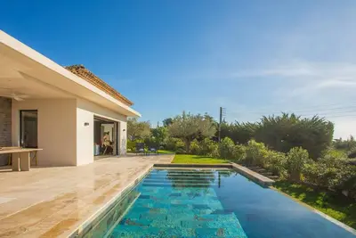 Image de Villa 350m² Vue Mer piscine Clim Parking