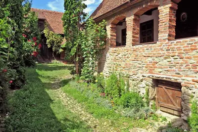 Image de Casa Lopo - renovierter Bauernhof im Hirtendorf by Interhome