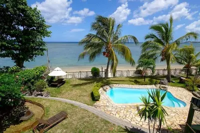 Image de Villa am Meer Mauridul mit Pool by Interhome