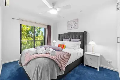 Image de Cozy 2br Apt Cbd Wi-Fi Free Parking