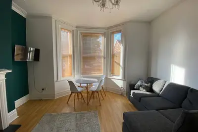 Image de 2 Bed Boscombe Beauty by the sea!