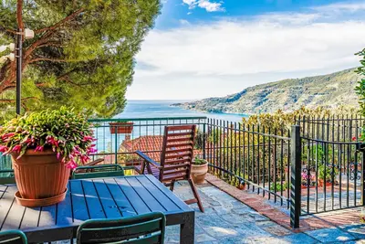 Image de Beautiful Seaview by Interhome