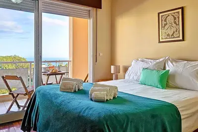 Image de Caniço Zentrum Wohnung by Interhome