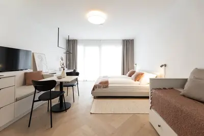Image de Top 17 design studio in sought-after spa location