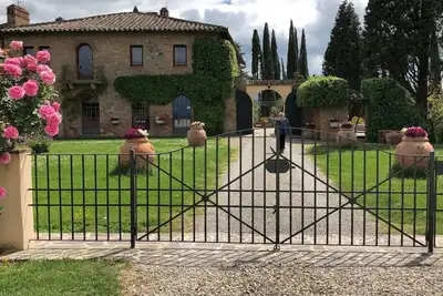 Image de Wunderschöne Wohnung in Chiusi mit Gemeinschaftspool mit Panoramablick by Interhome