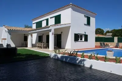 Image de Villa a escasos metros de la playa, con piscina privada y 5 dormitorios