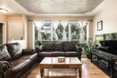 Image de A@Home Ganzes Haus bei Chinook Mall, für 9 Personen by Interhome