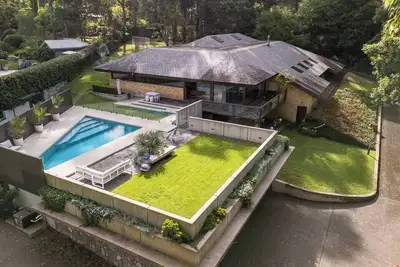 Image de 'The Train House' - one of Woollongong's finest homes, a taste of Kyoto in Nsw.