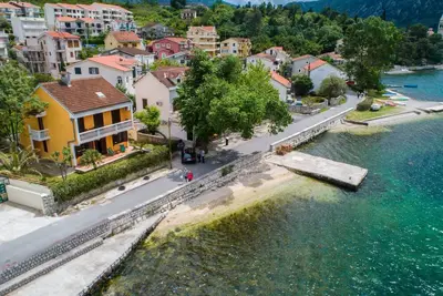 Image de Ferienappartement am Meer mit Terrasse by Interhome