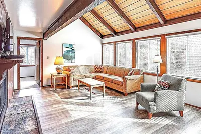 Image de Family-Friendly Shenandoah Townhome – Near Lake Laura & Hiking Trails