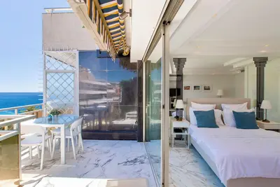 Image de Royal Promenade – Piscine • Terrasse • Vue mer • Climatisation