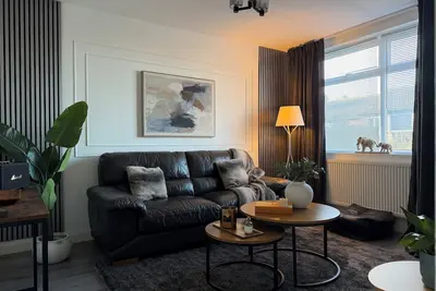 Image de Luxury Modern Home | Sleeps 8 | Generous Kitchen & Lounge