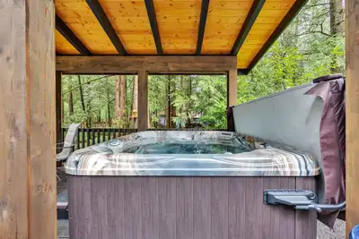 Image de Chalet Seraphina - Cozy Pet Friendly Hot tub