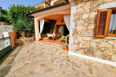 Image de mit Kamin, Terrasse und Meerblick by Interhome