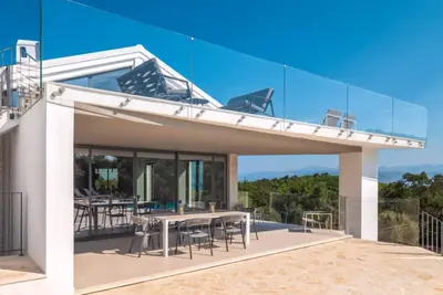 Image de Stylish Villa with Infinity Pool & Roof Terrace near Agios Stephanos