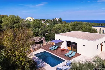 Image de Beautiful Contemporary Villa with Spacious Rooms and Stunning Sea Views