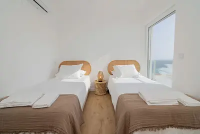 Image de 3‑bedroom Praia da Rocha apartment, sea view & Ac, relax in style