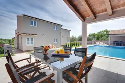 Image de Villa Marcelia (74087-K1) - Pula