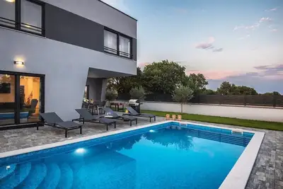 Image de Villa Tika (74244-K1) - Pula