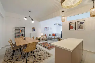 Image de Cozy and Spacious Apartment close to the Acropolis