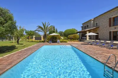Image de Villa mit Garten, Grill und Terrasse by Interhome