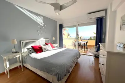 Image de Zweistöckige Ferienwohnung in Marbella-Mijas Costa mit Meerblick by Interhome