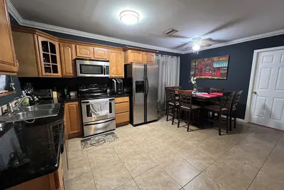 Image de Fifa ready Nice 2-bedroom townhome with Ac in lively Hollywood, Gated Wifi W/D