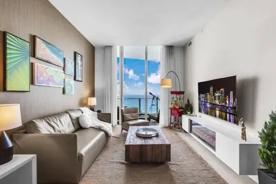 Image de Lyfe Resort Ocean View | Gym, Direct Beach Access