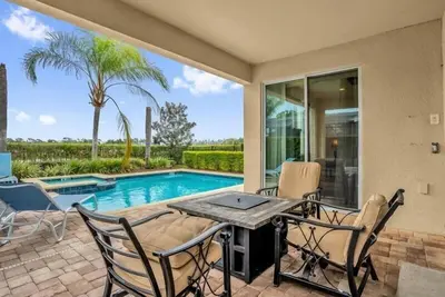 Image de EV_501  - 6 Bed 5 Bath Villa with Screened-In Private Pool with Spillover Spa