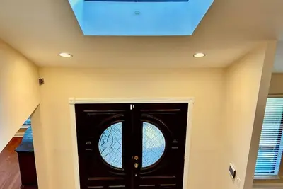 Image de Spacious 5-bedroom house in marvelous Dix Hills with Ac