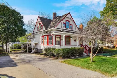 Image de Historic Charm: Spacious 4br Retreat Sleeps 1