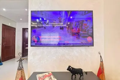 Family Parenthesis – Spacious/Bright/Games Below